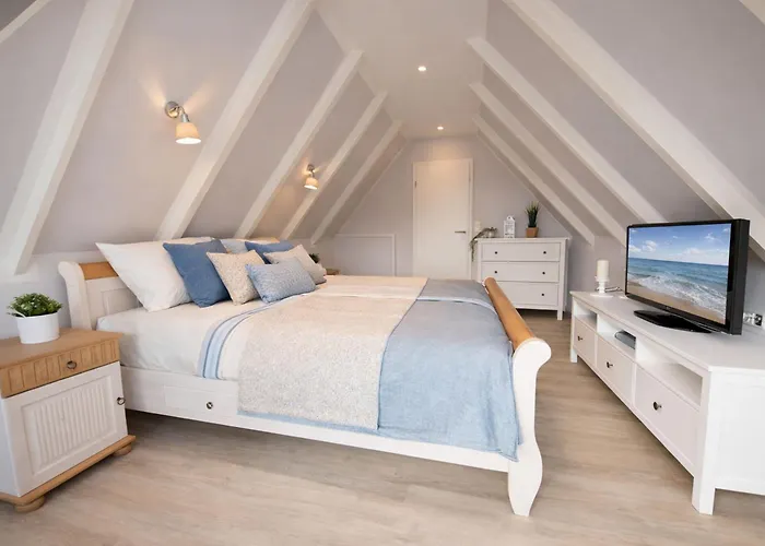Holiday home Luettje Strandhuus