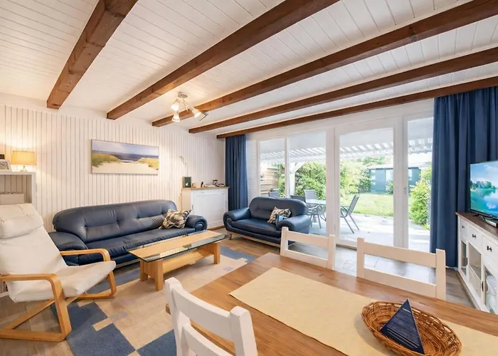 Holiday home Luettje Strandhuus